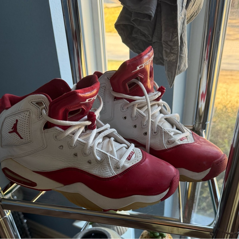 Red Nike Sneakers - Size 9 - Picture 3 of 5